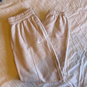Nike Oversized Boyfriend Joggers